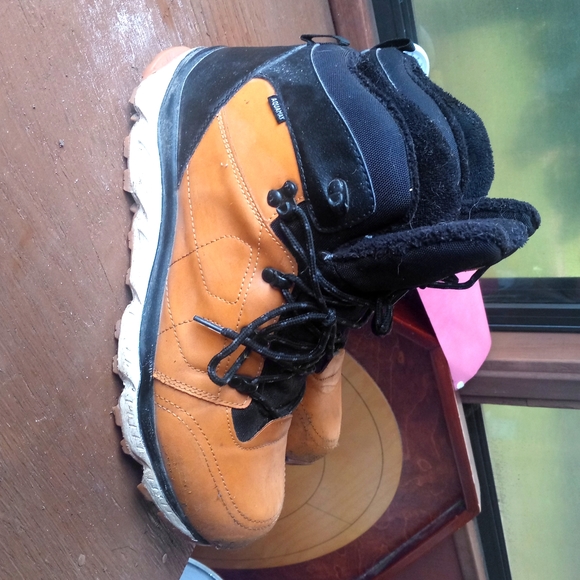 Ranger Mid AQX - Men's Fashion Boots - Picture 2 of 3